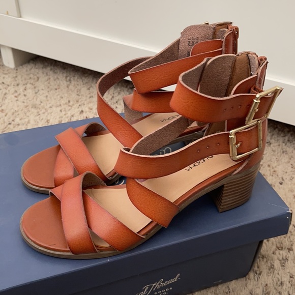 Strap Sandals - Picture 3 of 6